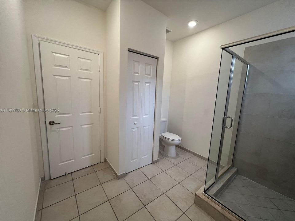 Недавно арендовано: $3,100 (3 спален, 3 ванн, 1822 Квадратных фут)