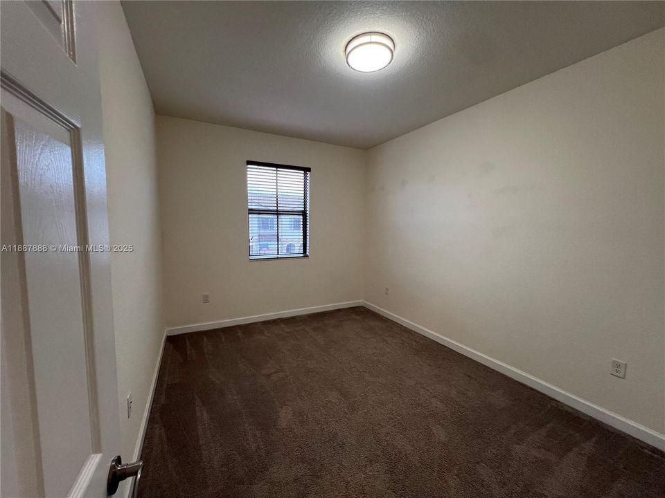 Недавно арендовано: $3,100 (3 спален, 3 ванн, 1822 Квадратных фут)