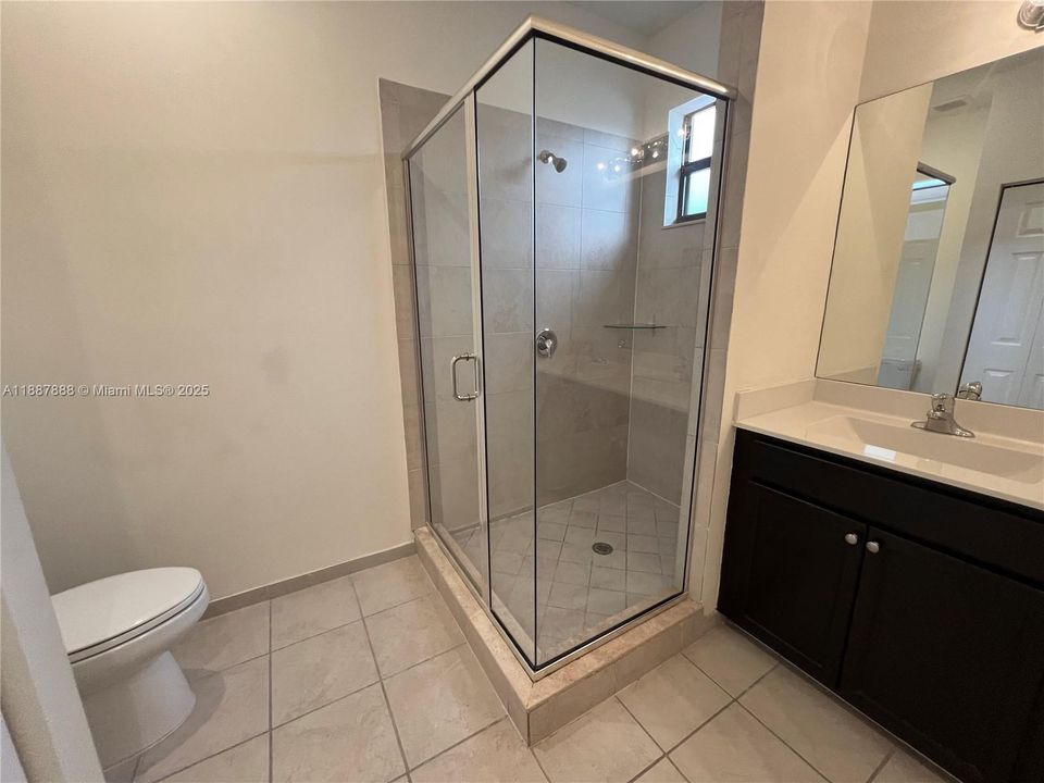 Недавно арендовано: $3,100 (3 спален, 3 ванн, 1822 Квадратных фут)