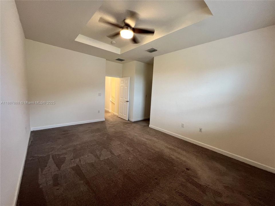 Недавно арендовано: $3,100 (3 спален, 3 ванн, 1822 Квадратных фут)