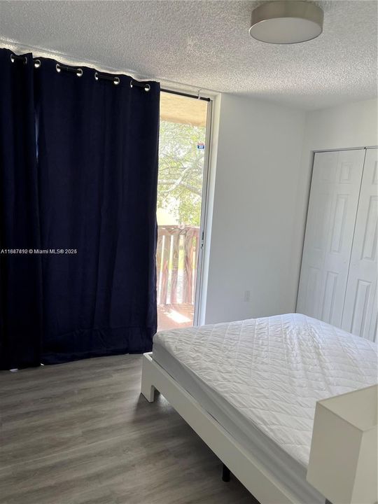 合同活跃: $2,000 (2 贝兹, 1 浴室, 1202 平方英尺)