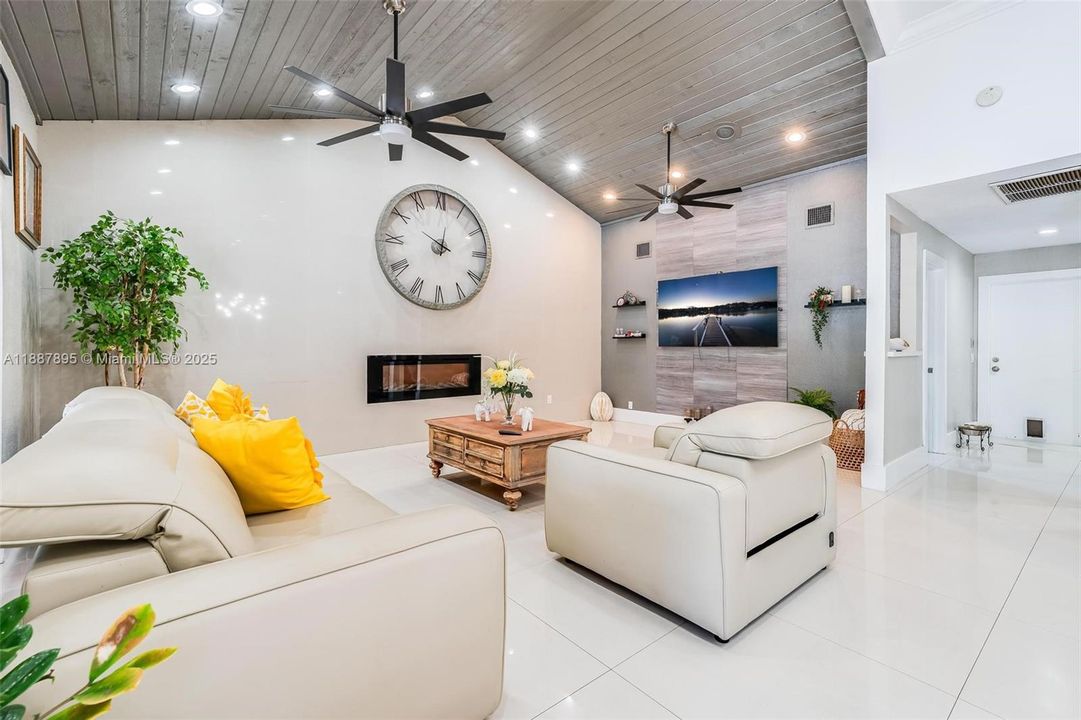 For Rent: $9,000 (5 beds, 4 baths, 3470 Square Feet)