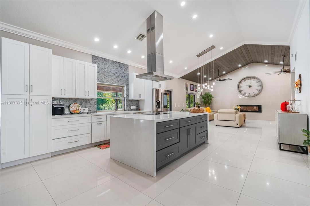 For Rent: $9,000 (5 beds, 4 baths, 3470 Square Feet)