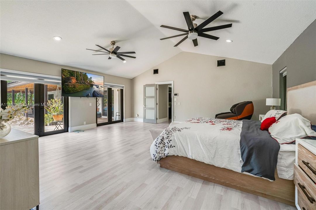 For Rent: $9,000 (5 beds, 4 baths, 3470 Square Feet)