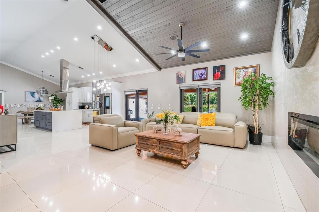 For Rent: $9,000 (5 beds, 4 baths, 3470 Square Feet)