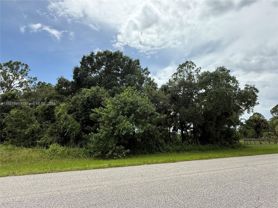 Vendido Recientemente: $49,999 (1.25 acres)
