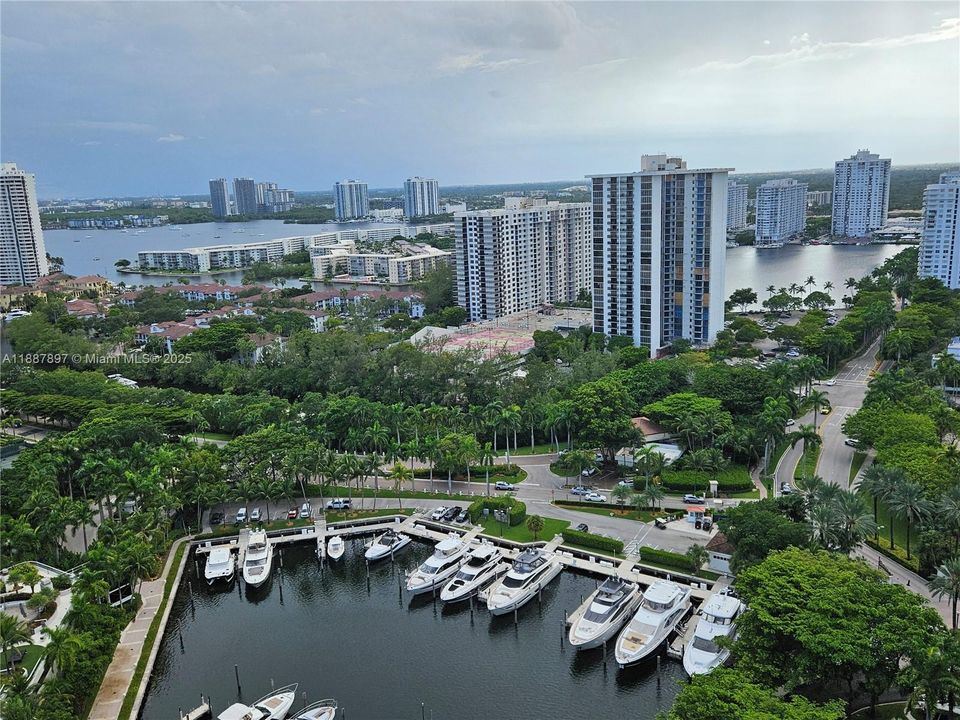 For Sale: $2,375,000 (3 beds, 3 baths, 3274 Square Feet)