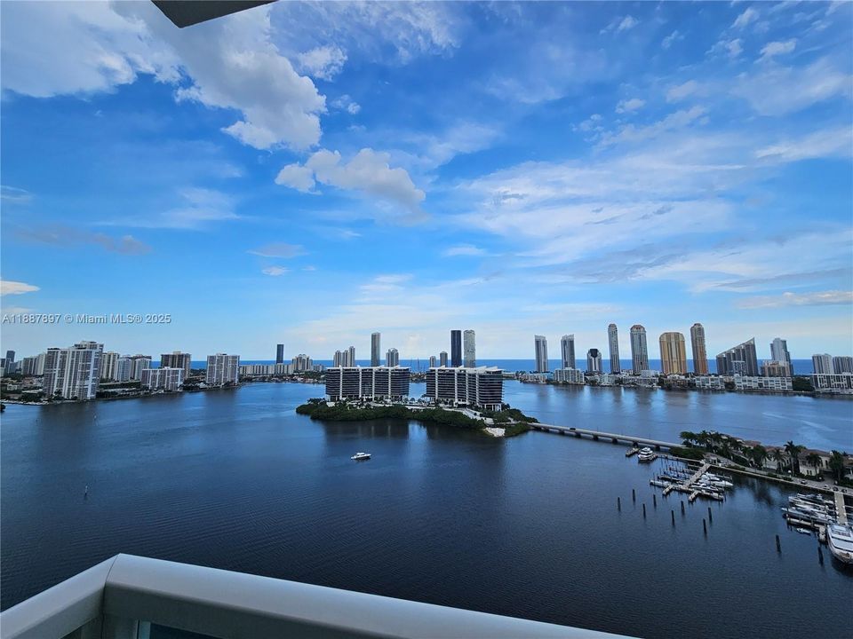 For Sale: $2,375,000 (3 beds, 3 baths, 3274 Square Feet)