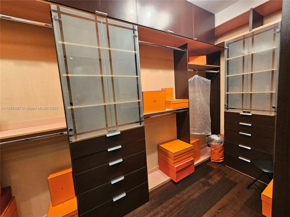 For Sale: $2,375,000 (3 beds, 3 baths, 3274 Square Feet)