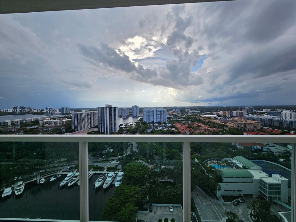 For Sale: $2,375,000 (3 beds, 3 baths, 3274 Square Feet)