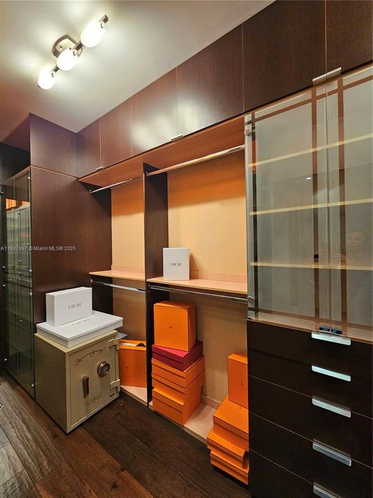 For Sale: $2,375,000 (3 beds, 3 baths, 3274 Square Feet)