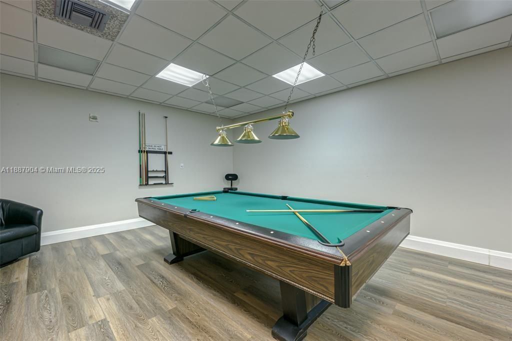 Activo con contrato: $449,000 (2 camas, 2 baños, 1570 Pies cuadrados)