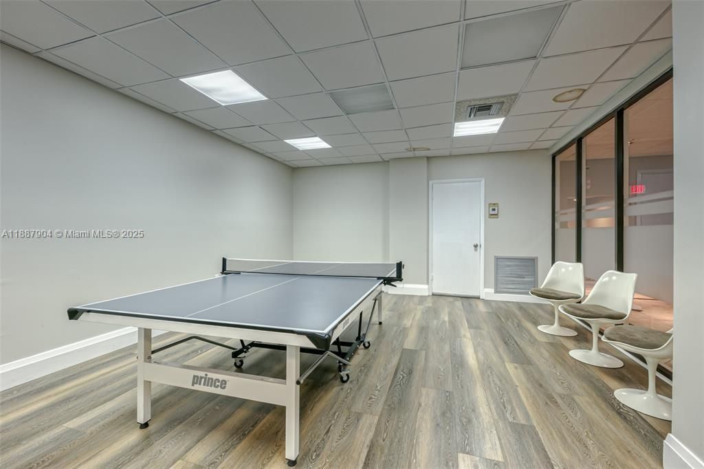 Activo con contrato: $449,000 (2 camas, 2 baños, 1570 Pies cuadrados)