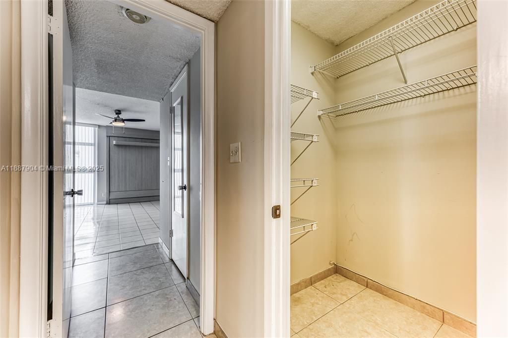 Activo con contrato: $449,000 (2 camas, 2 baños, 1570 Pies cuadrados)