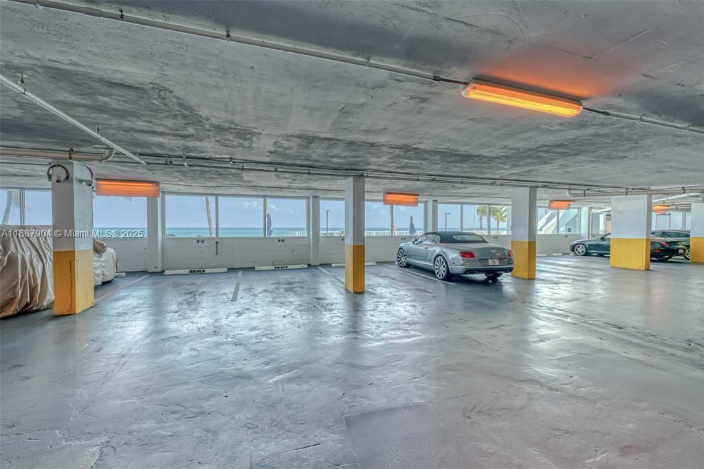 Activo con contrato: $449,000 (2 camas, 2 baños, 1570 Pies cuadrados)