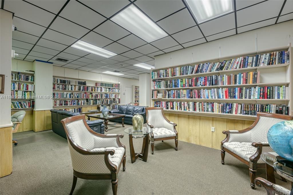 Activo con contrato: $449,000 (2 camas, 2 baños, 1570 Pies cuadrados)