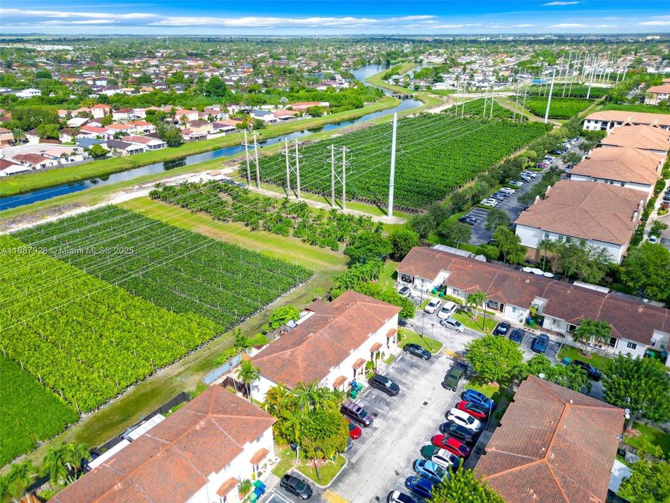 Activo con contrato: $395,000 (2 camas, 2 baños, 1130 Pies cuadrados)