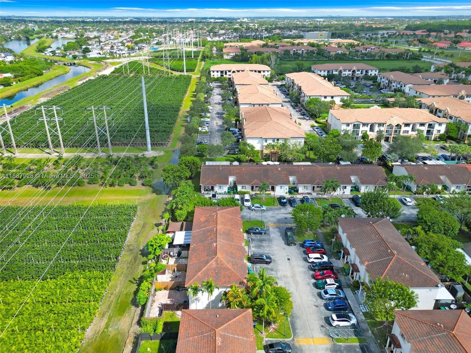 Activo con contrato: $395,000 (2 camas, 2 baños, 1130 Pies cuadrados)