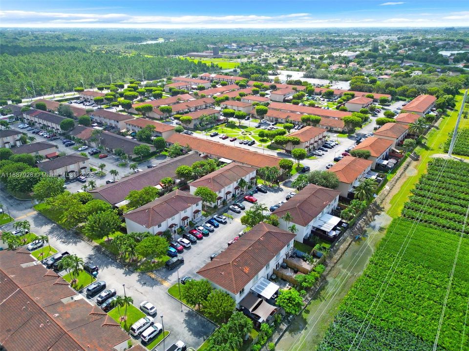 Activo con contrato: $395,000 (2 camas, 2 baños, 1130 Pies cuadrados)