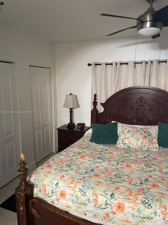 Activo con contrato: $395,000 (2 camas, 2 baños, 1130 Pies cuadrados)