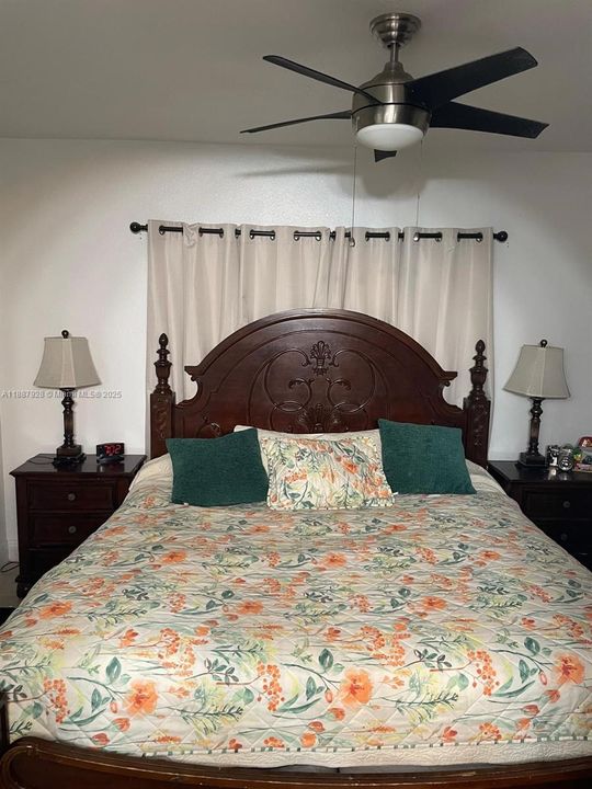 Activo con contrato: $395,000 (2 camas, 2 baños, 1130 Pies cuadrados)