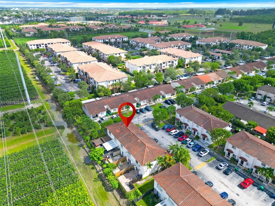 Activo con contrato: $395,000 (2 camas, 2 baños, 1130 Pies cuadrados)