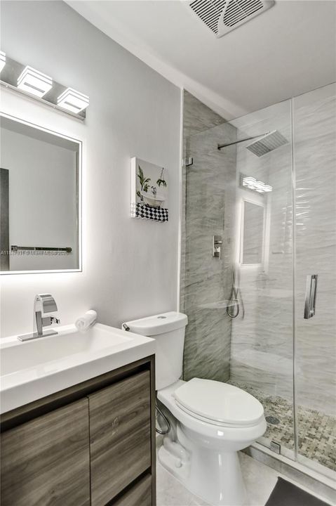 For Sale: $1,950,000 (6 beds, 4 baths, 3499 Square Feet)