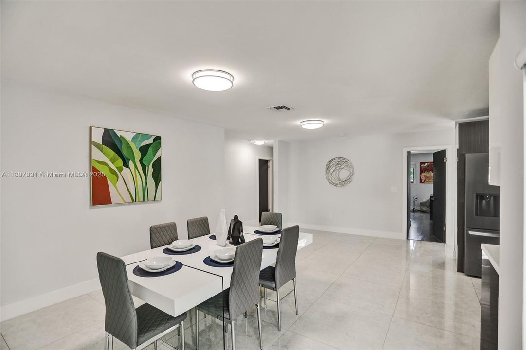 For Sale: $1,950,000 (6 beds, 4 baths, 3499 Square Feet)