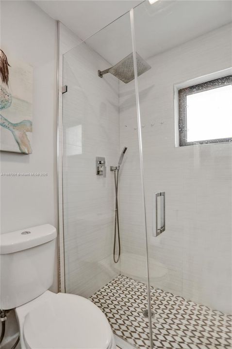 For Sale: $1,950,000 (6 beds, 4 baths, 3499 Square Feet)