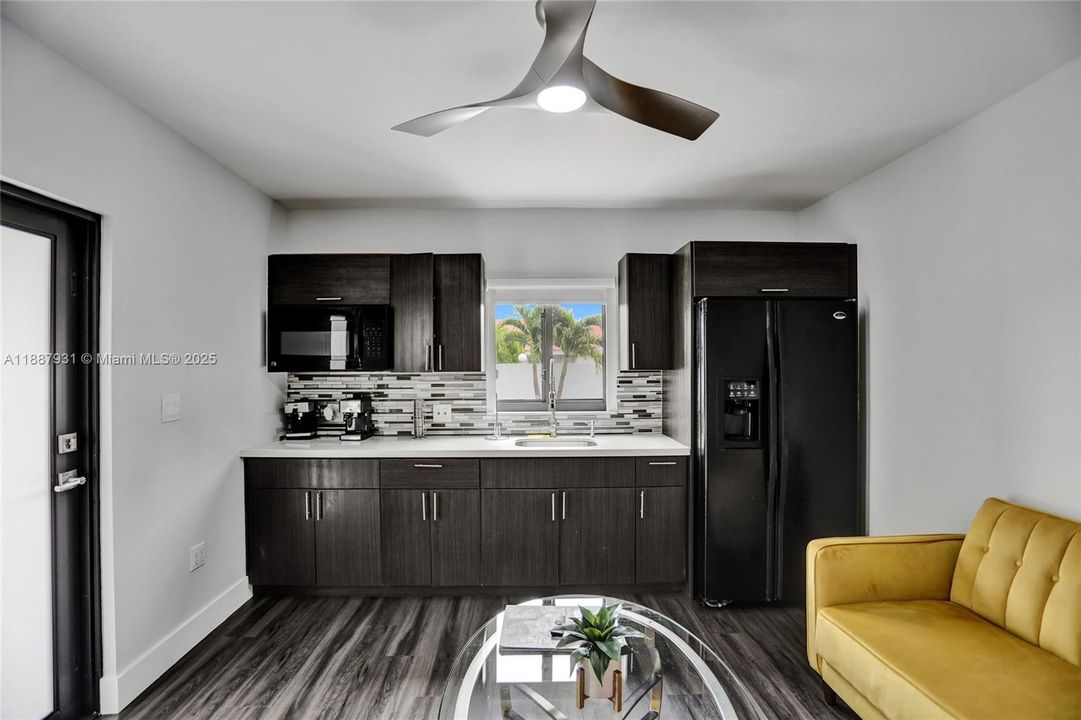 For Sale: $1,950,000 (6 beds, 4 baths, 3499 Square Feet)