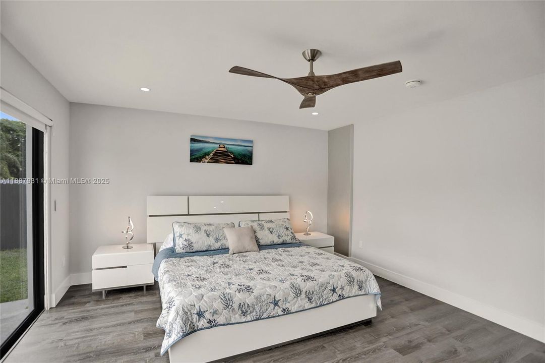 For Sale: $1,950,000 (6 beds, 4 baths, 3499 Square Feet)