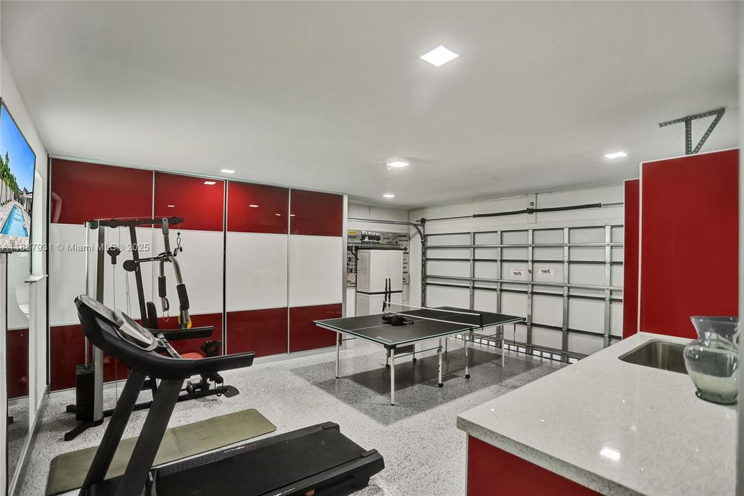 For Sale: $1,950,000 (6 beds, 4 baths, 3499 Square Feet)