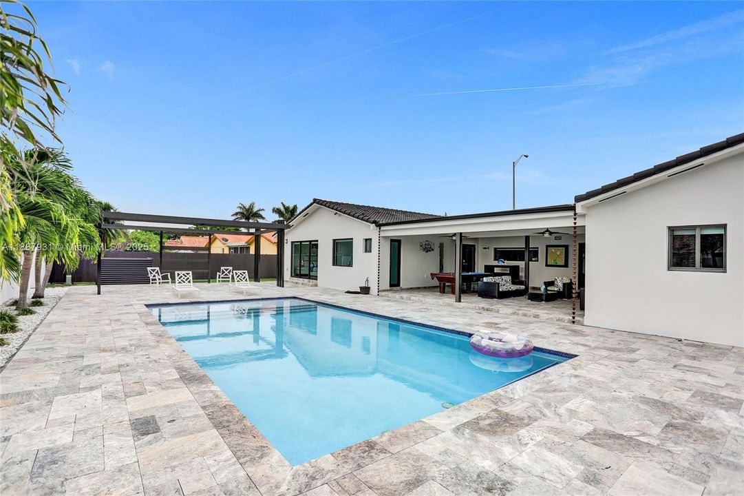 For Sale: $1,950,000 (6 beds, 4 baths, 3499 Square Feet)