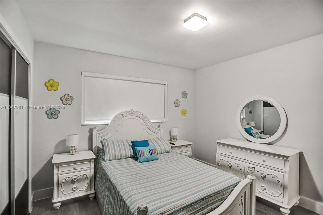 For Sale: $1,950,000 (6 beds, 4 baths, 3499 Square Feet)