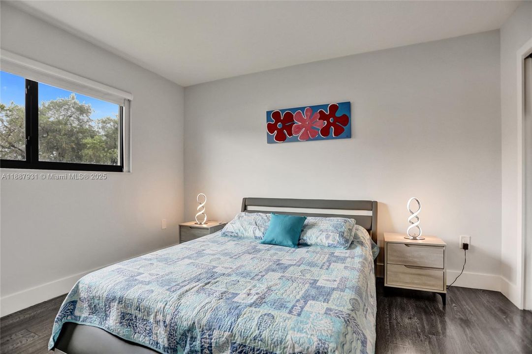 For Sale: $1,950,000 (6 beds, 4 baths, 3499 Square Feet)