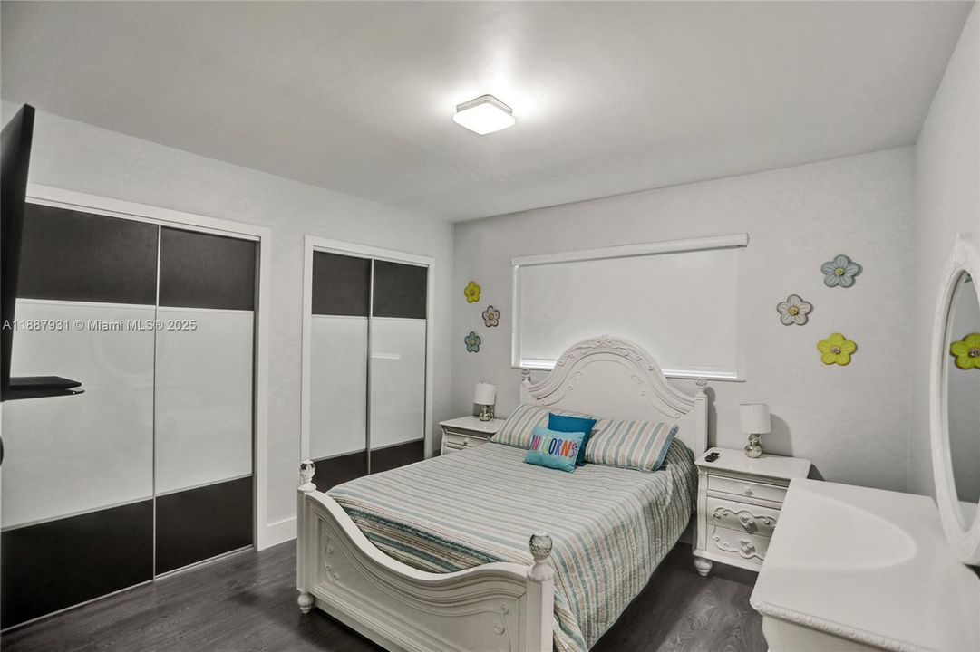 For Sale: $1,950,000 (6 beds, 4 baths, 3499 Square Feet)