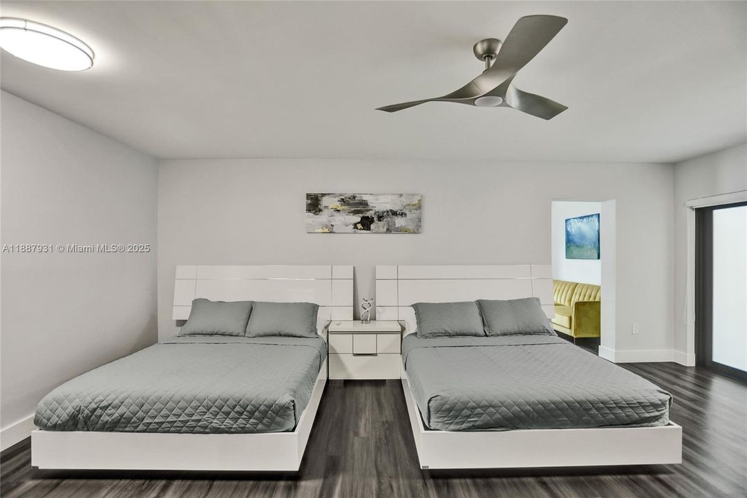 For Sale: $1,950,000 (6 beds, 4 baths, 3499 Square Feet)