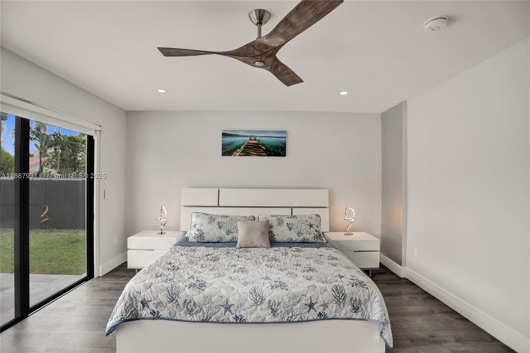 For Sale: $1,950,000 (6 beds, 4 baths, 3499 Square Feet)