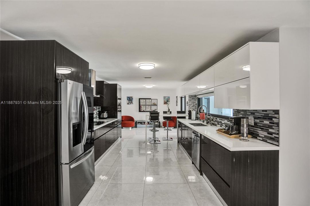 For Sale: $1,950,000 (6 beds, 4 baths, 3499 Square Feet)