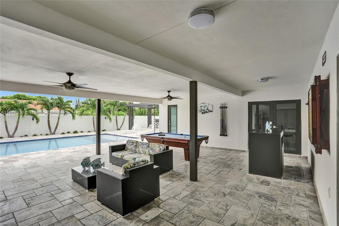 For Sale: $1,950,000 (6 beds, 4 baths, 3499 Square Feet)