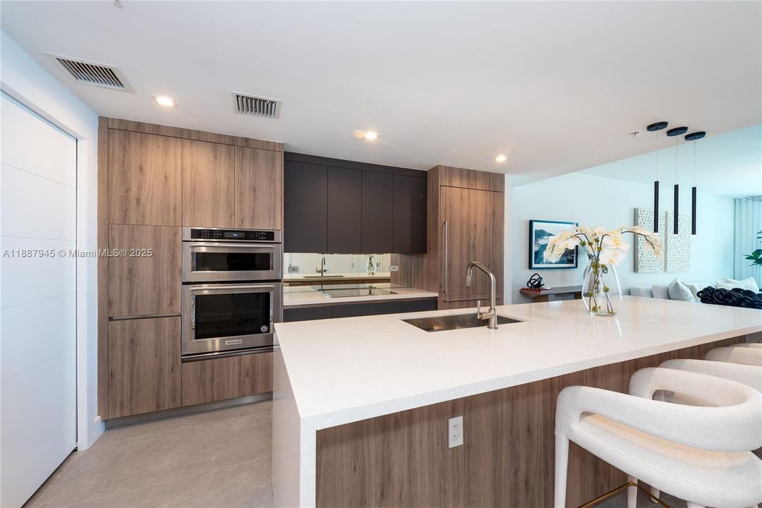 待售: $2,550,000 (3 贝兹, 3 浴室, 1507 平方英尺)