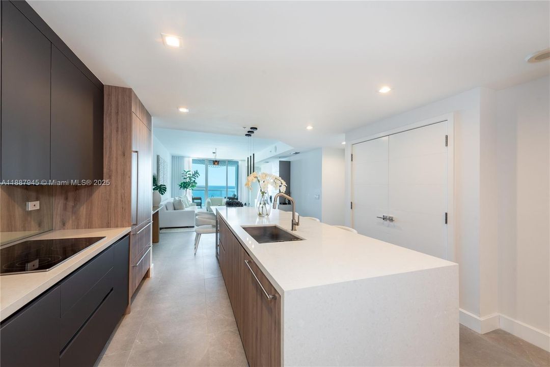 待售: $2,550,000 (3 贝兹, 3 浴室, 1507 平方英尺)