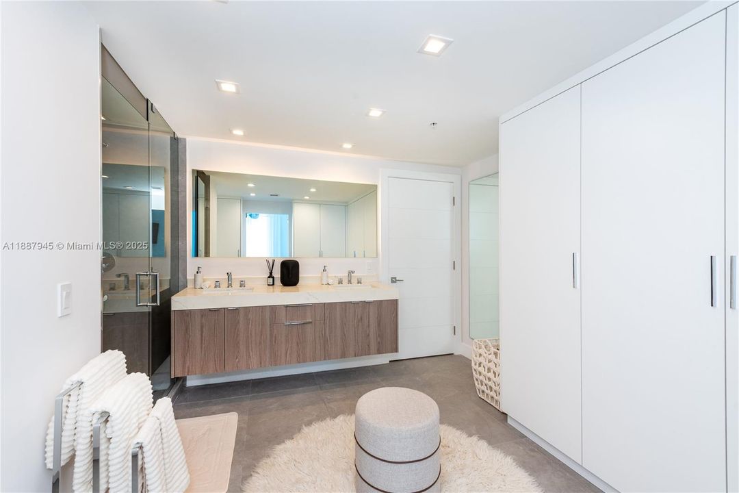 待售: $2,550,000 (3 贝兹, 3 浴室, 1507 平方英尺)