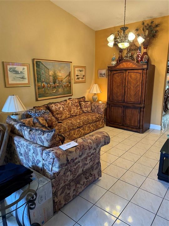 For Sale: $425,000 (2 beds, 2 baths, 1130 Square Feet)