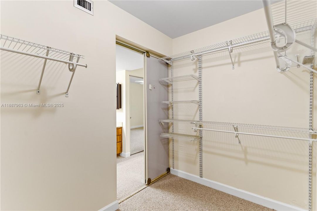 Active With Contract: $285,000 (2 beds, 2 baths, 1385 Square Feet)