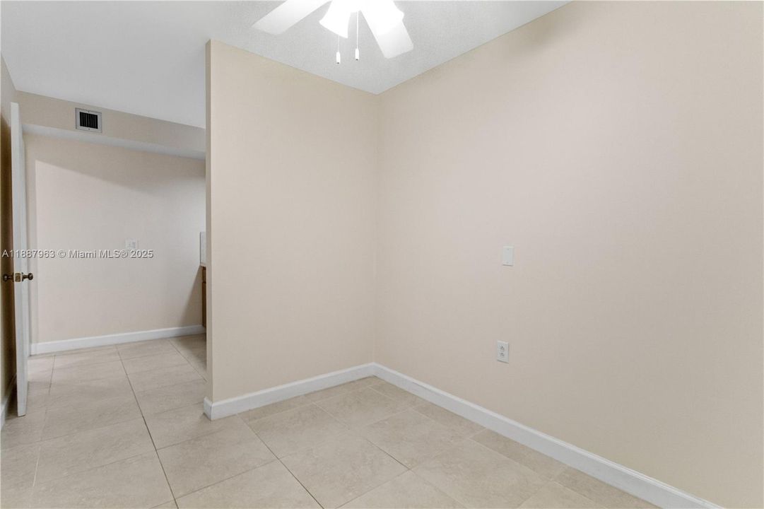 Active With Contract: $285,000 (2 beds, 2 baths, 1385 Square Feet)