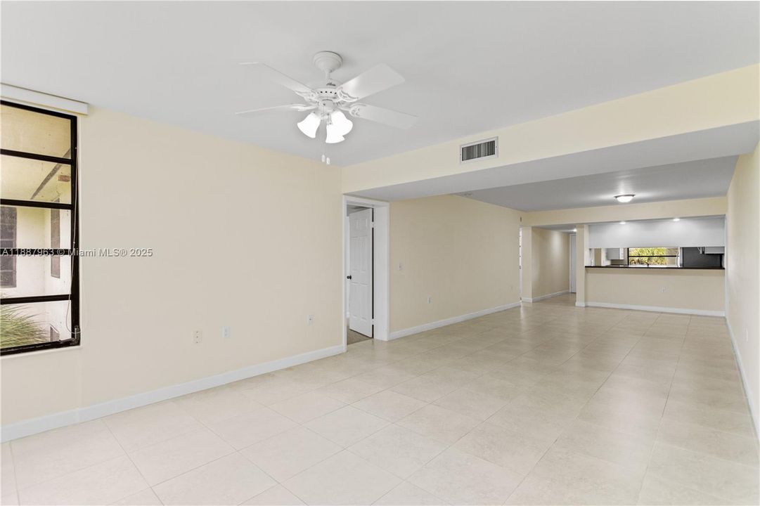 Active With Contract: $285,000 (2 beds, 2 baths, 1385 Square Feet)