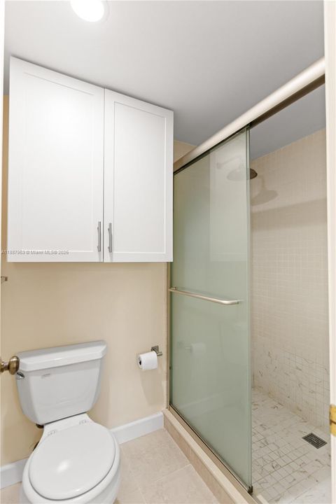 Active With Contract: $285,000 (2 beds, 2 baths, 1385 Square Feet)