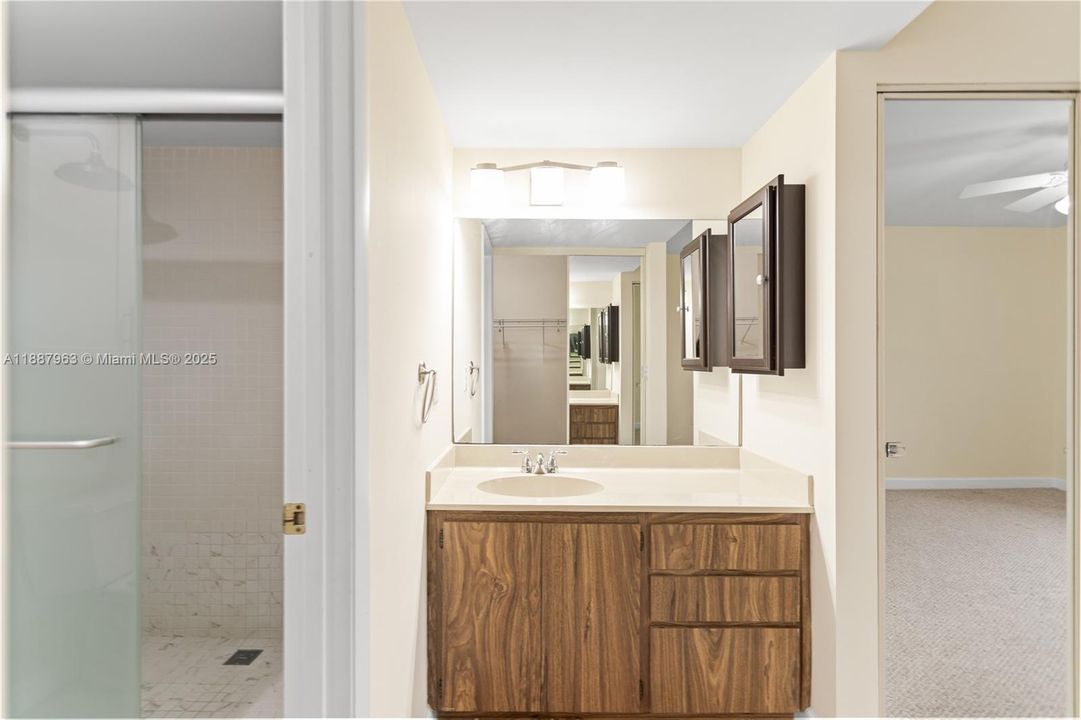 Active With Contract: $285,000 (2 beds, 2 baths, 1385 Square Feet)