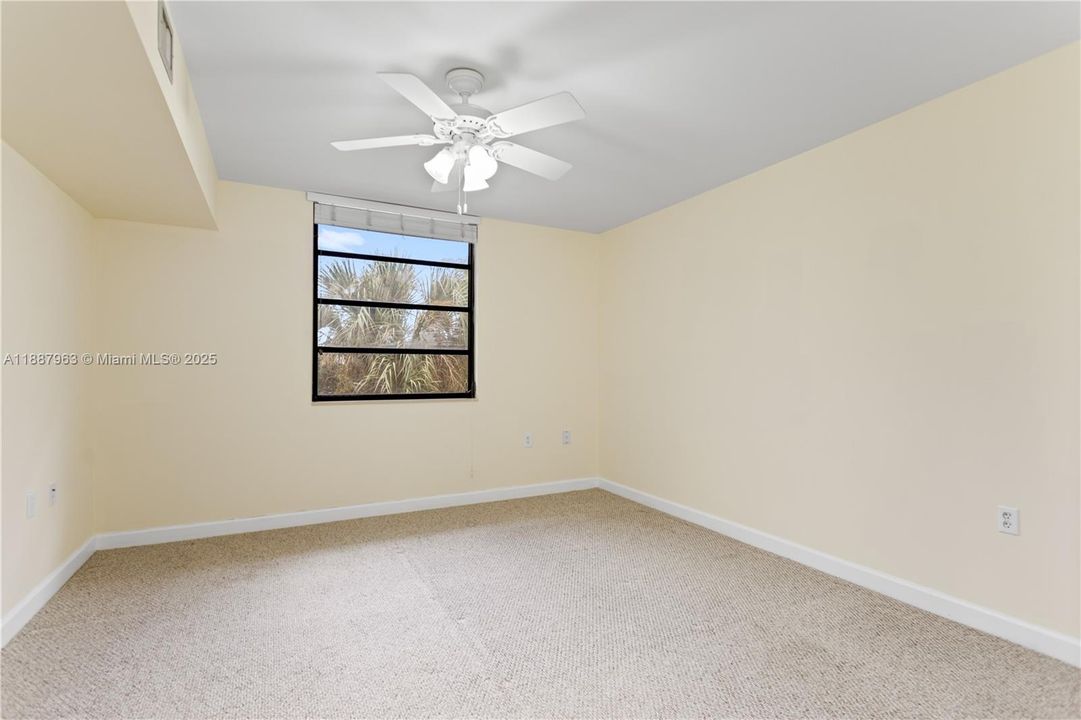 Active With Contract: $285,000 (2 beds, 2 baths, 1385 Square Feet)